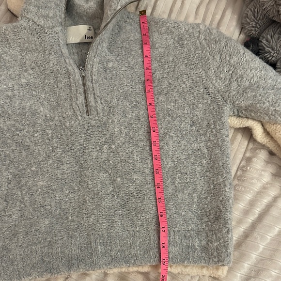 Bundle of Two Wilfred Sweaters - Picture 7 of 7